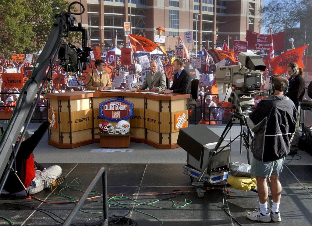 Oct. 30, 2004 in Stillwater: No. 2 OU 38, No. 20 OSU 35